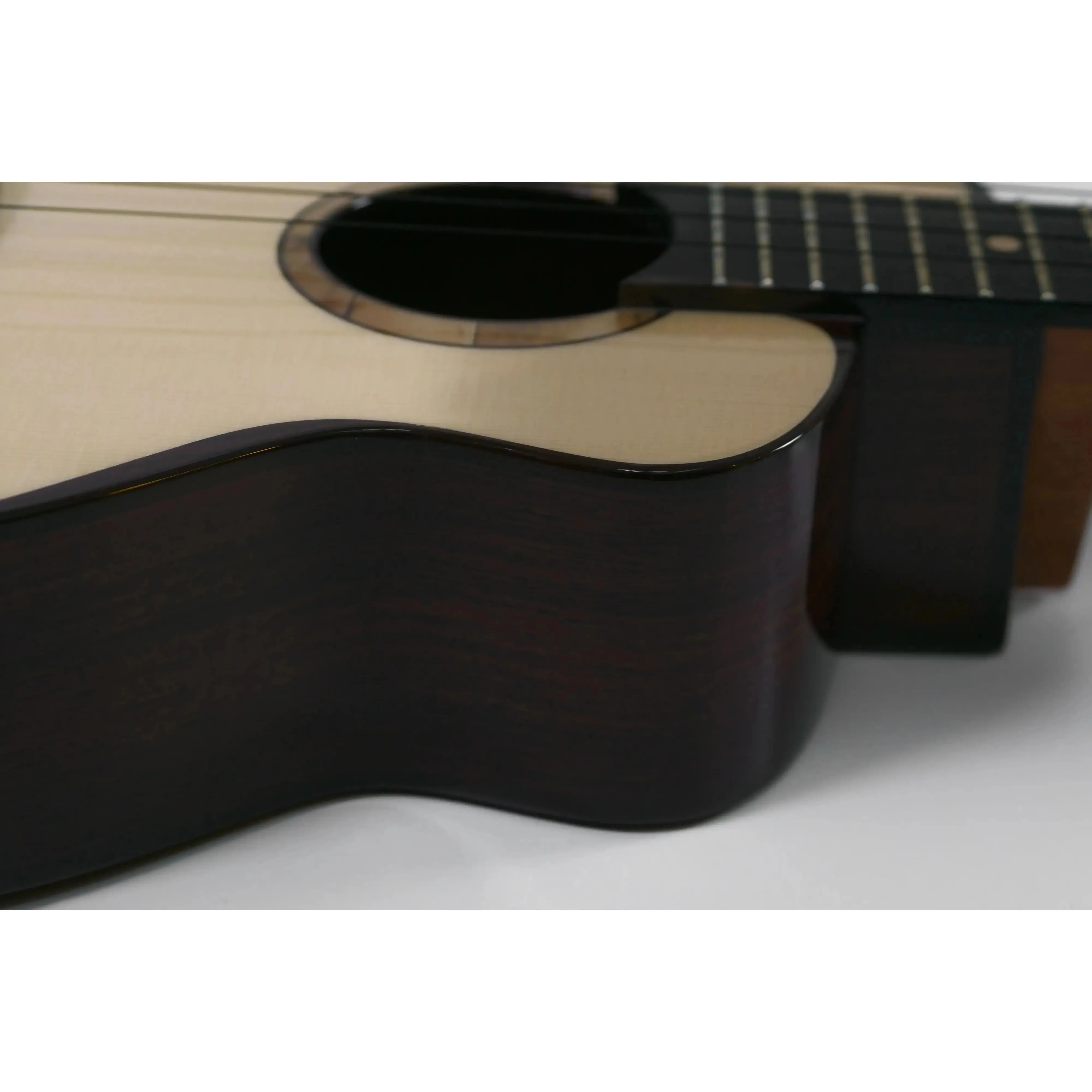 ANueNue UT200 Moon Bird Spruce & Rosewood Tenor Ukulele - Image 3